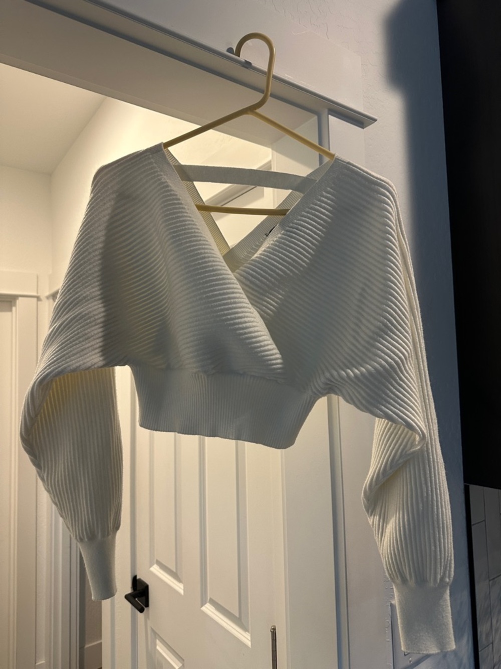 Forever 21 Cream Ribbed V-Neck Crop Top